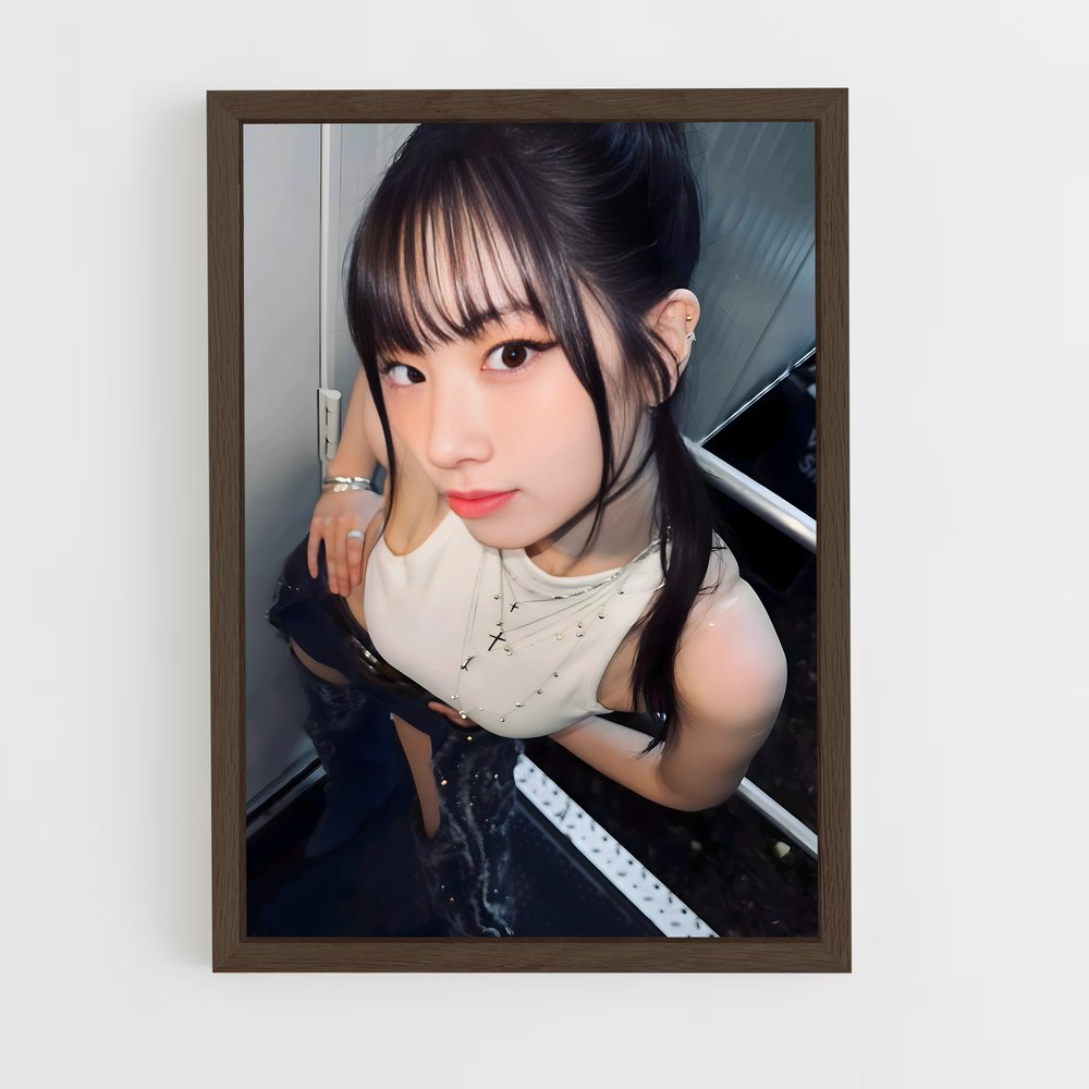 ap-dahyun-4 cadre Bois foncé
