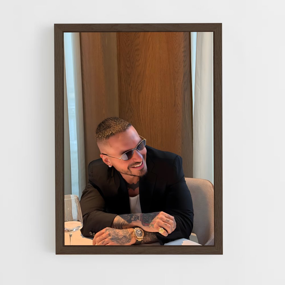 ap-j balvin-1 cadre Bois foncé