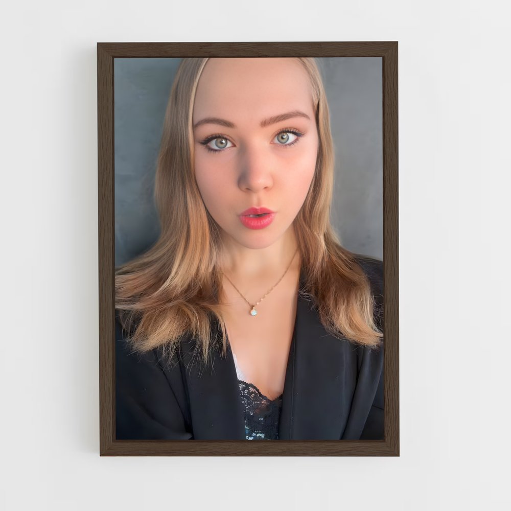 ap-naomi seibt-1 cadre Bois foncé