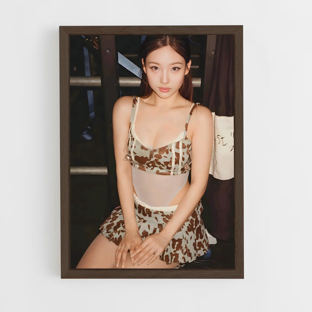 ap-nayeon-3 cadre Bois foncé