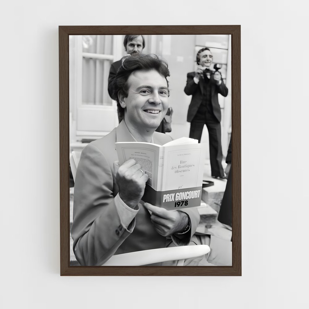 ap-patrick modiano-8 cadre Bois foncé