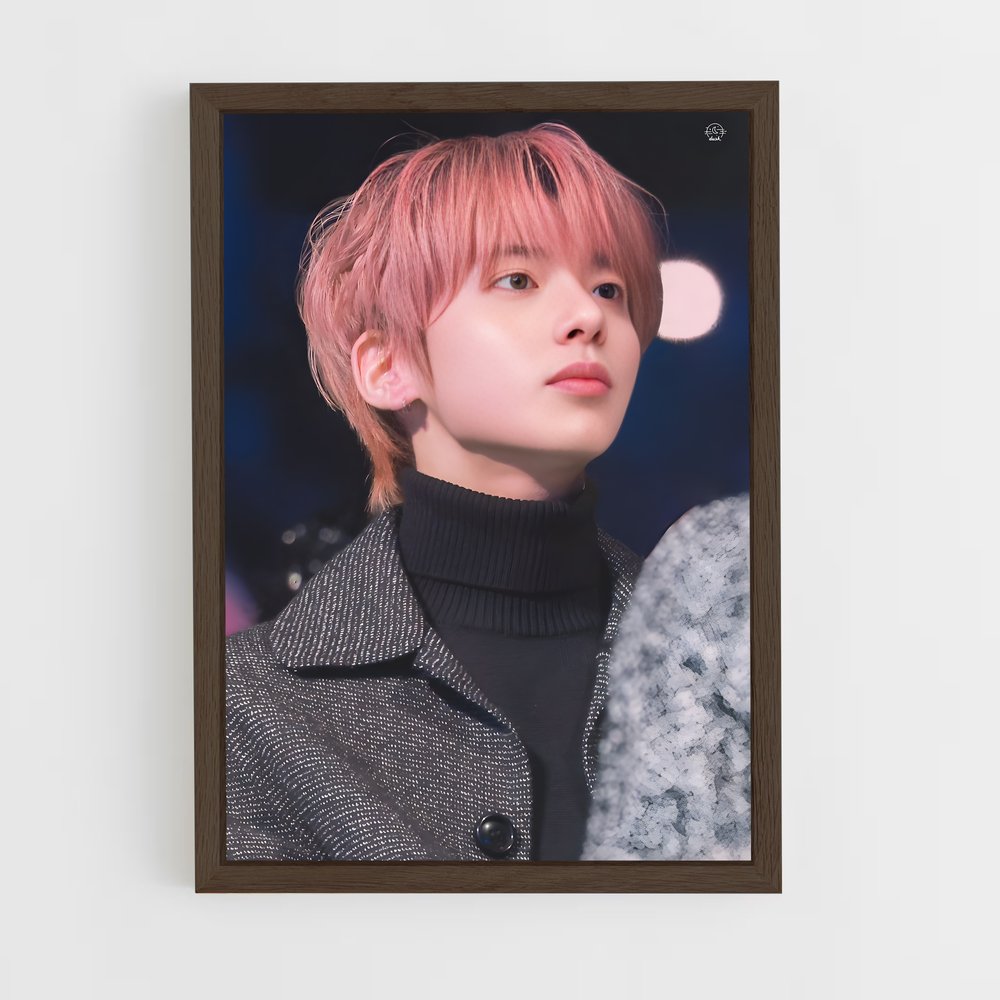 ap-taehyun-3 cadre Bois foncé