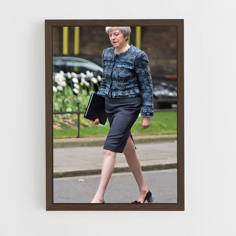 ap-theresa may-11 cadre Bois foncé