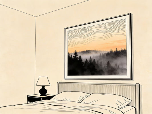 Chambre apaisante avec un poster de paysage brumeux au-dessus du lit, illustration ligne noire sur fond beige