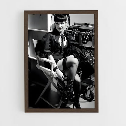 ap-abby sciuto-2 cadre Bois foncé