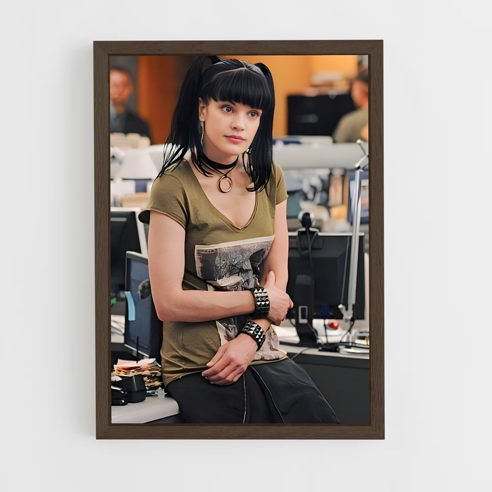 ap-abby sciuto-4 cadre Bois foncé