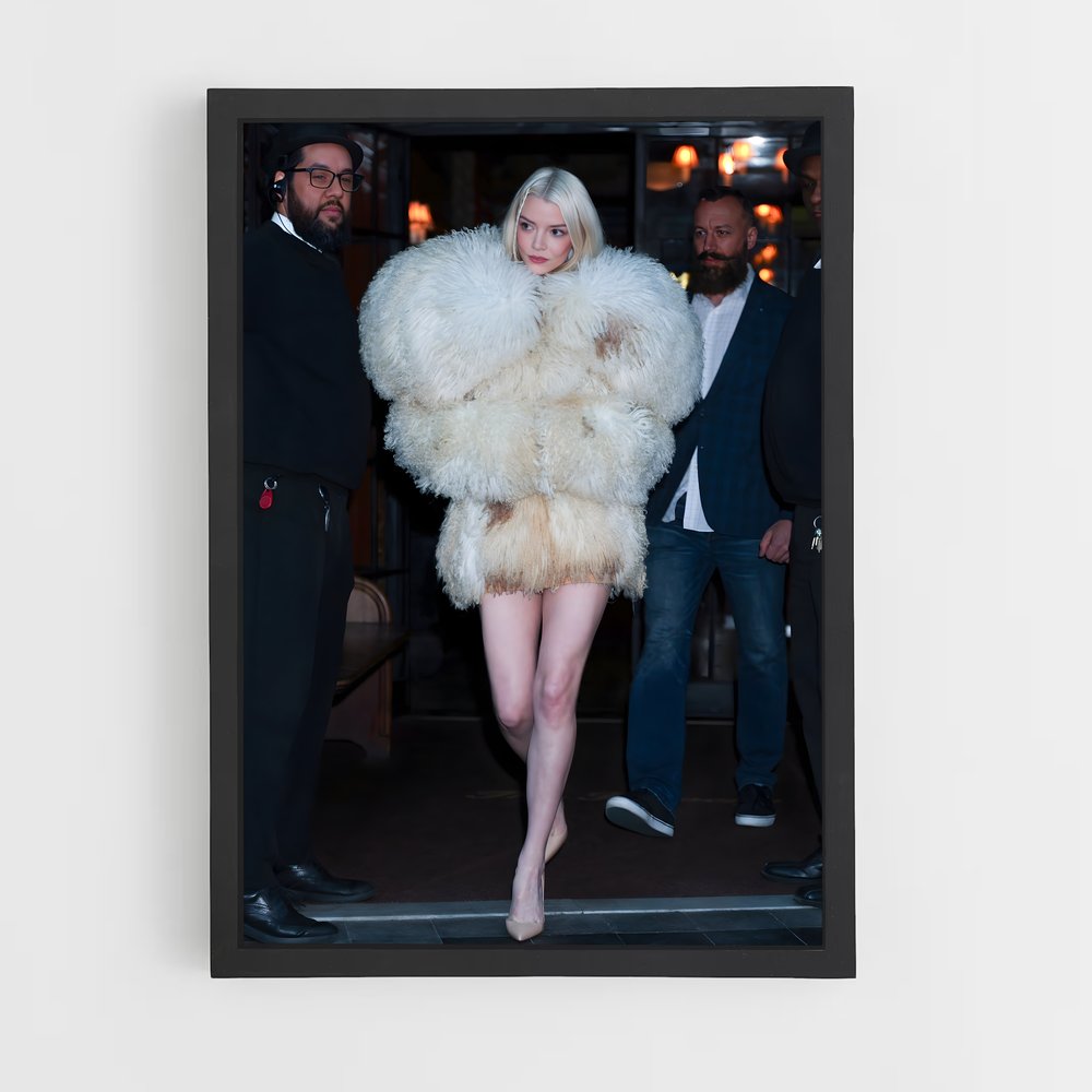 ap-anya taylor-joy-1 cadre Noir