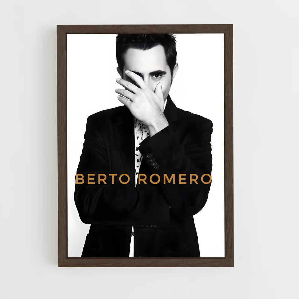 ap-berto romero-4 cadre Bois foncé