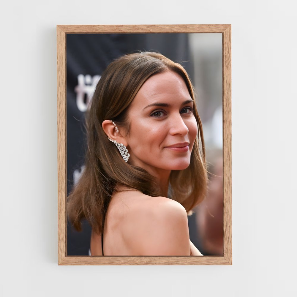 ap-emily blunt-1 cadre Bois clair