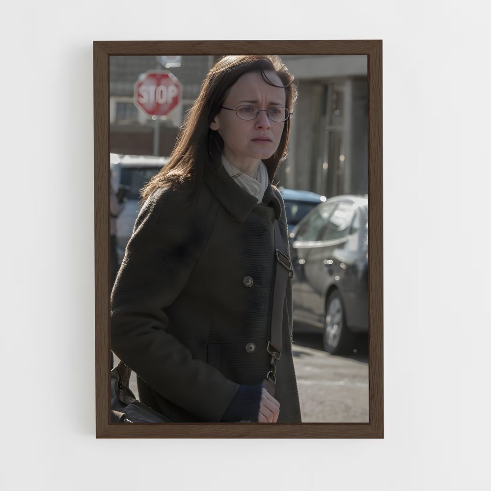 ap-emily malek-1 cadre Bois foncé