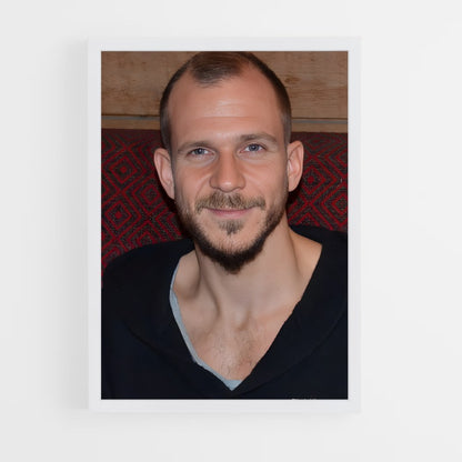 ap-gustaf skarsgård-1 cadre Blanc