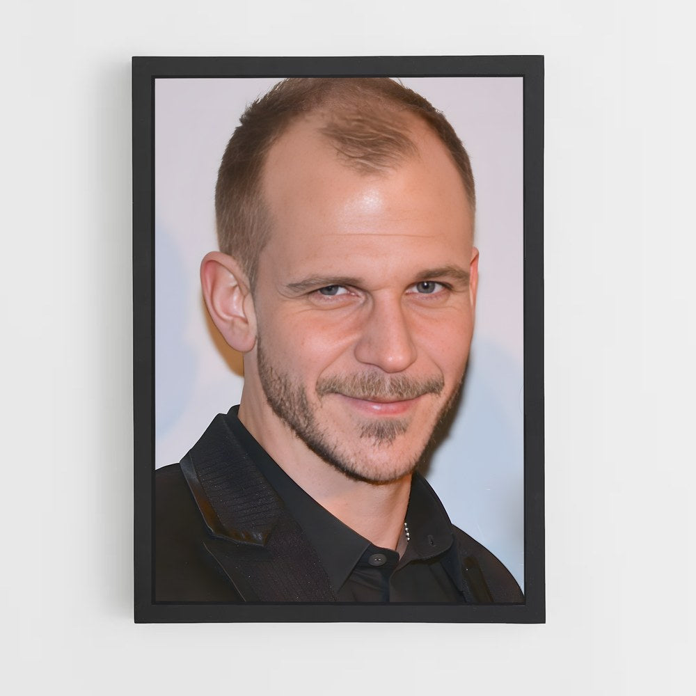 ap-gustaf skarsgård-5 cadre Noir