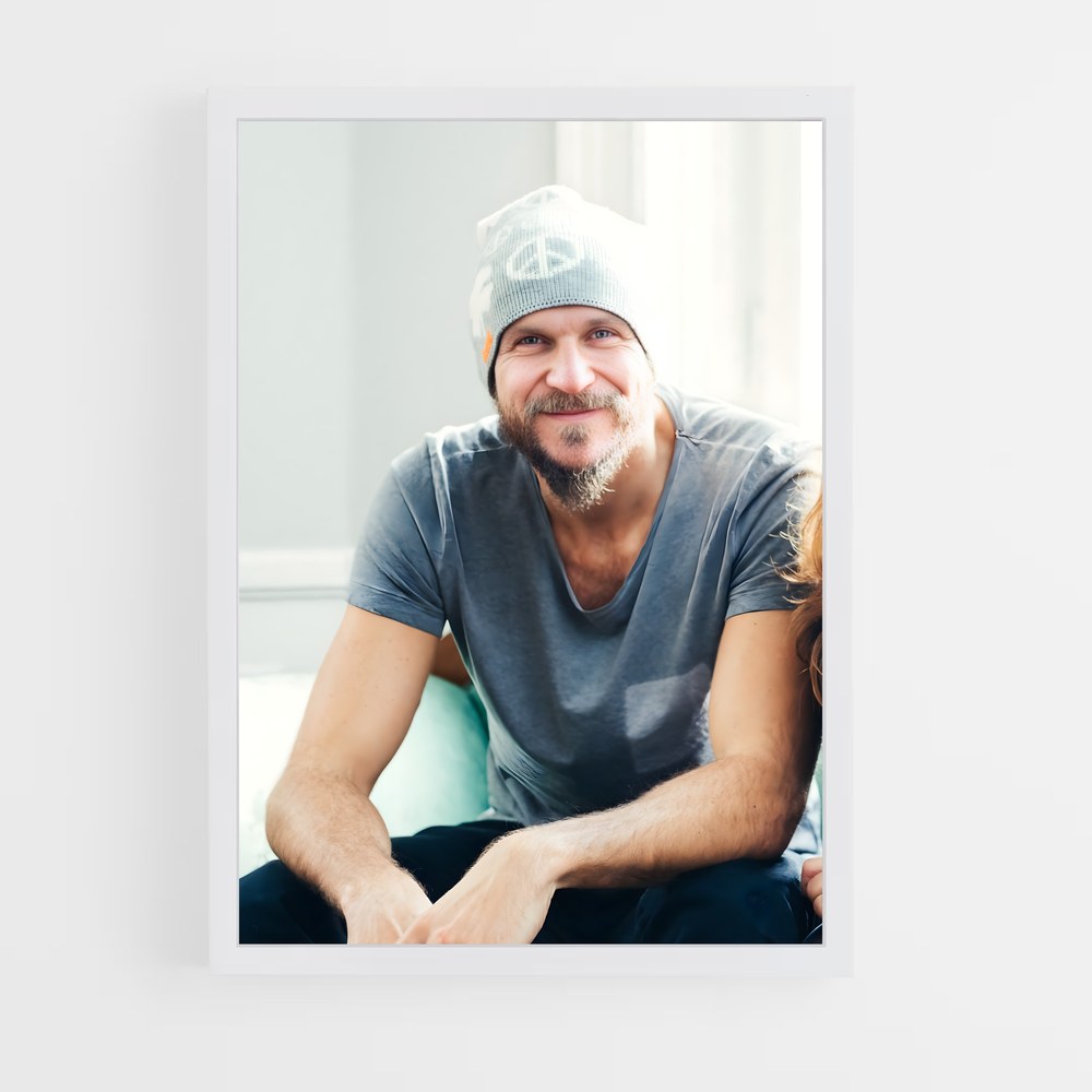 ap-gustaf skarsgård-7 cadre Blanc