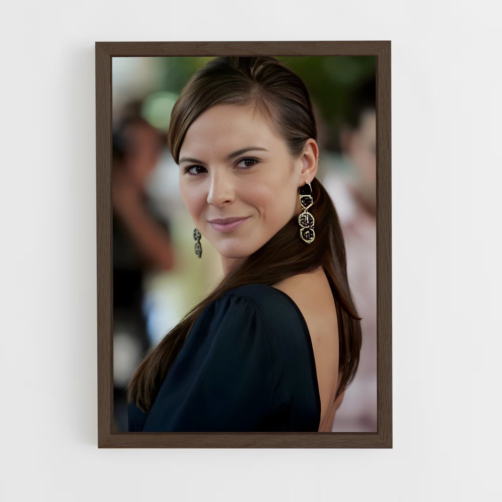 ap-kate del castillo-2 cadre Bois foncé