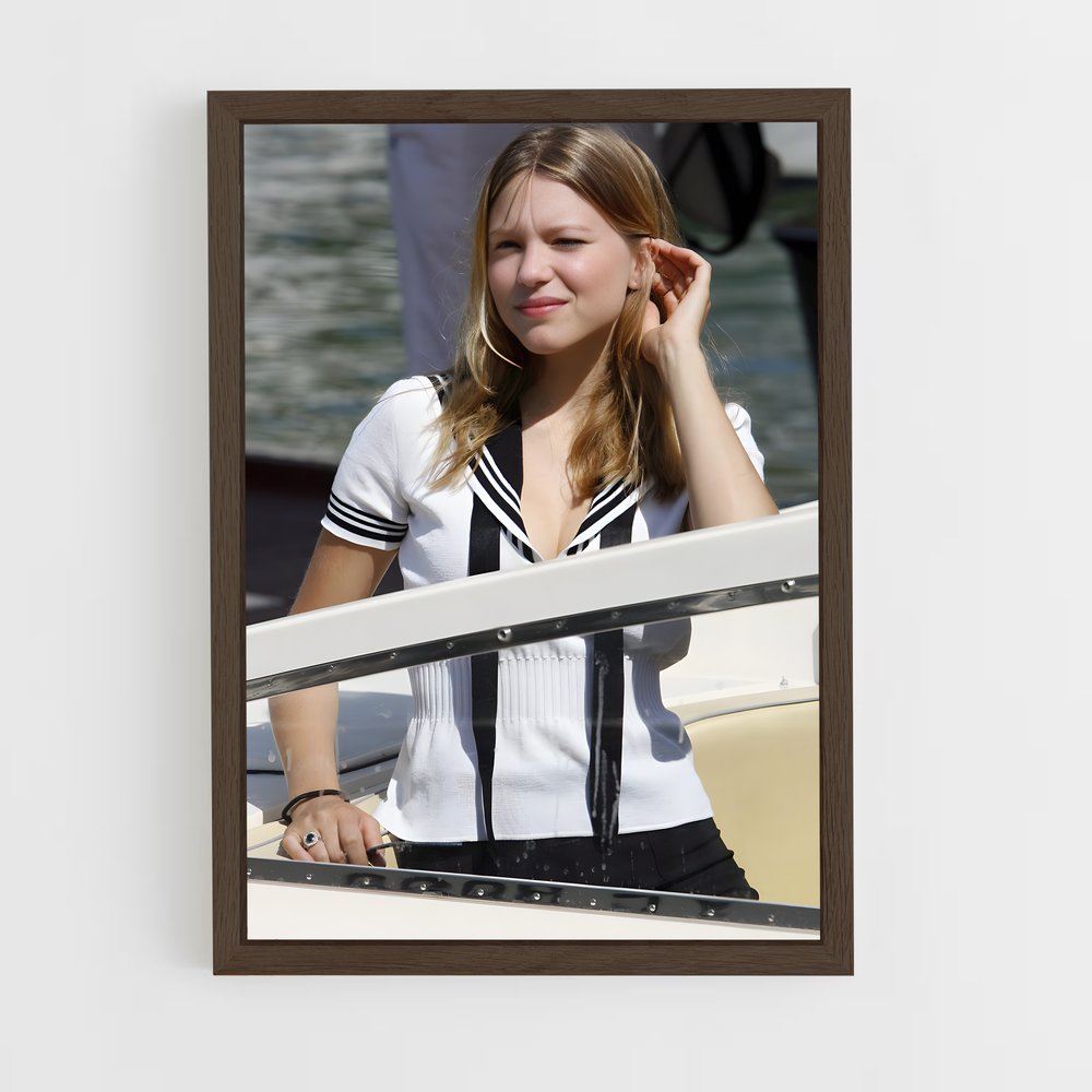 ap-lea seydoux-6 cadre Bois foncé