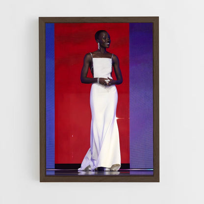 ap-lupita nyong'o-3 cadre Bois foncé