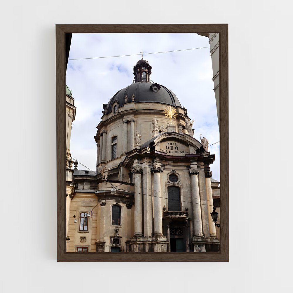 ap-lviv historic center-1 cadre Bois foncé