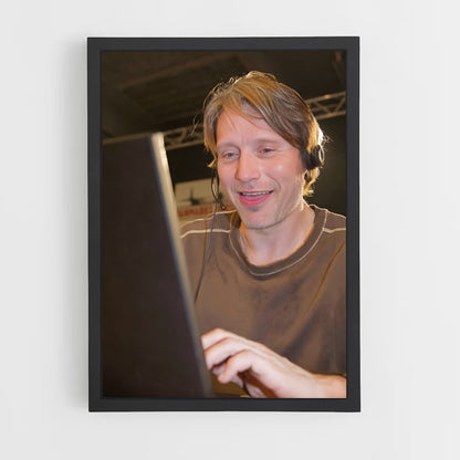 ap-mads mikkelsen-2 cadre Noir