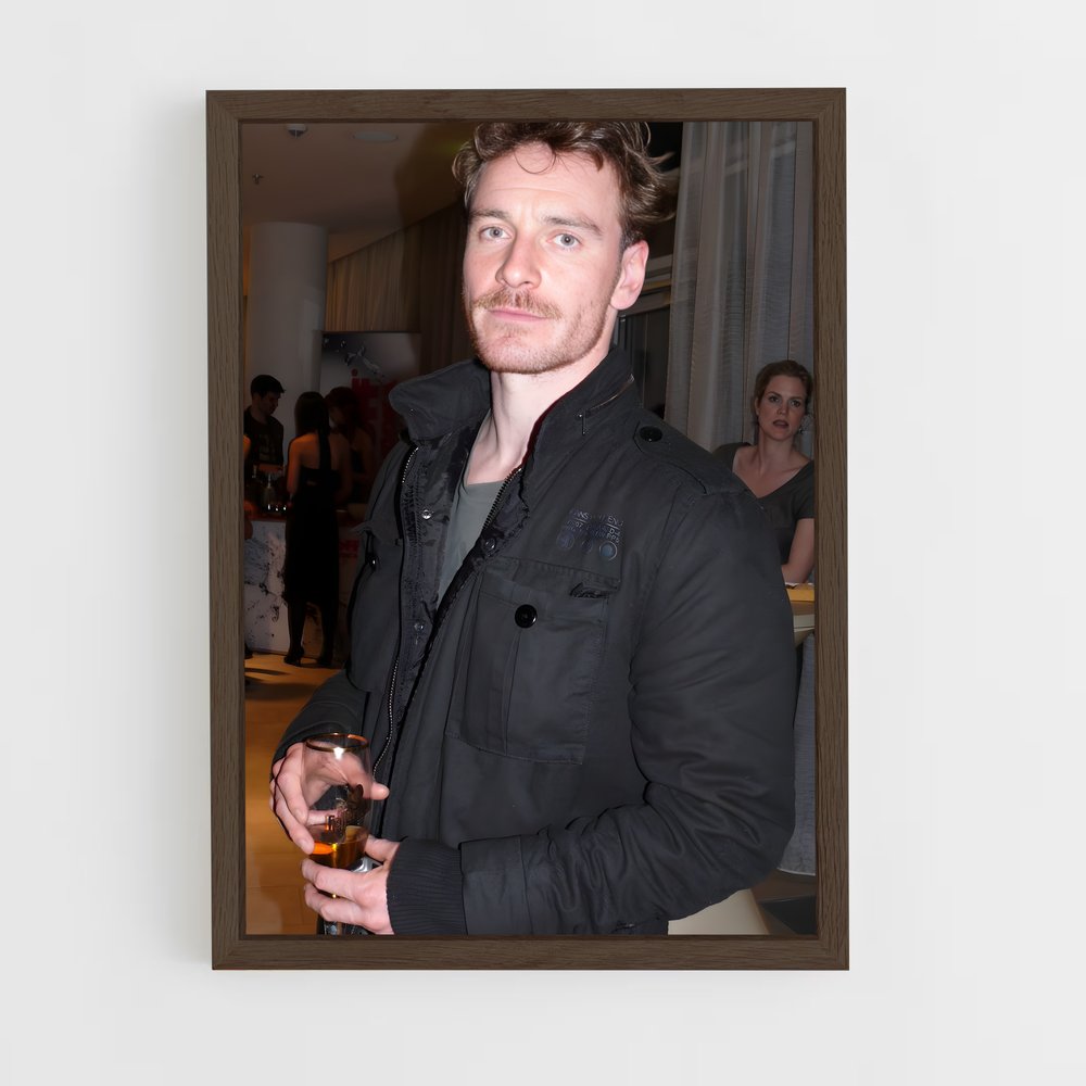 ap-michael fassbender-3 cadre Bois foncé