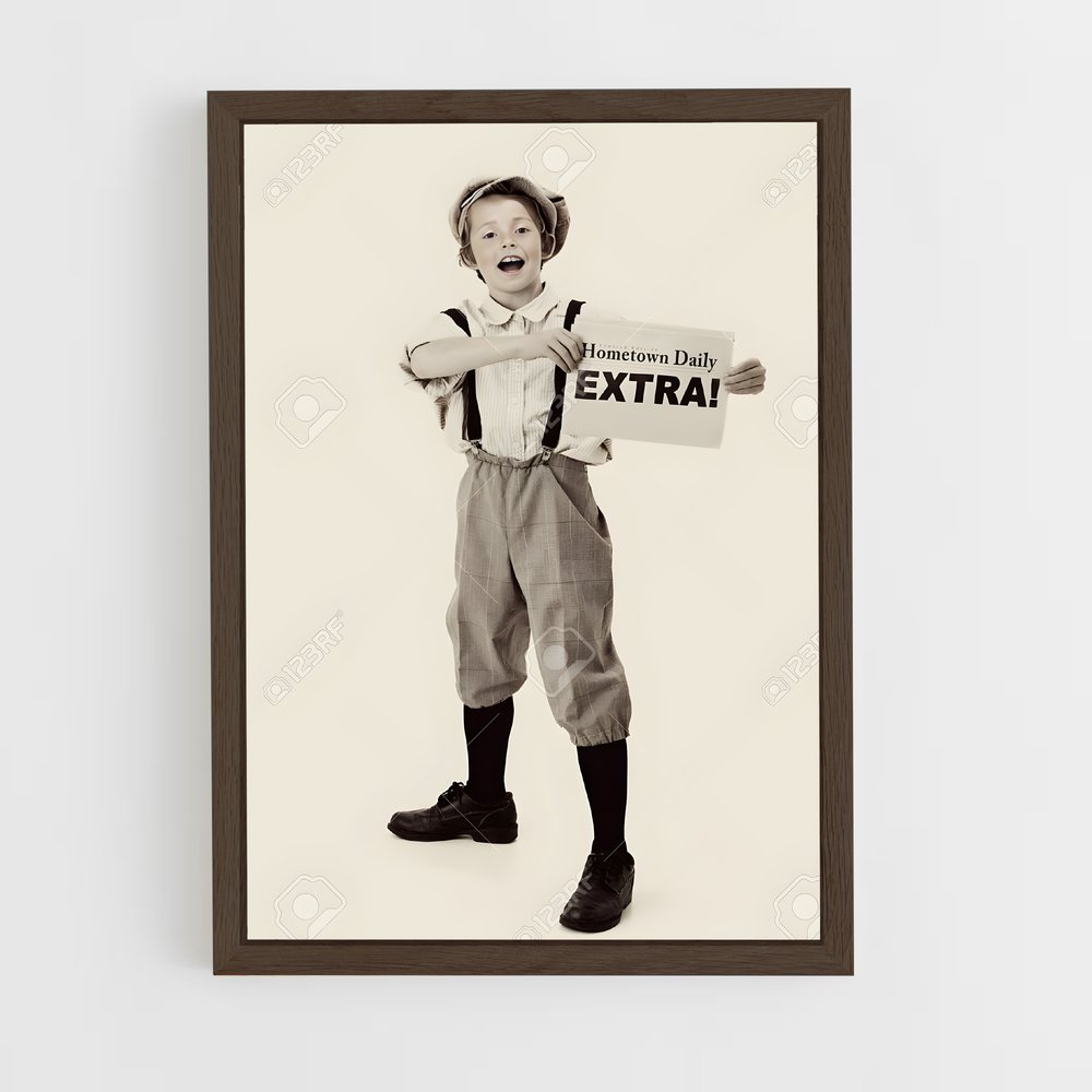 ap-newspaper boy-1 cadre Bois foncé