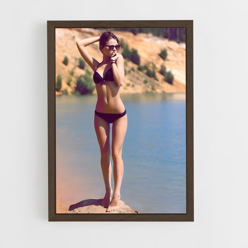 ap-nina dobrev-1 cadre Bois foncé