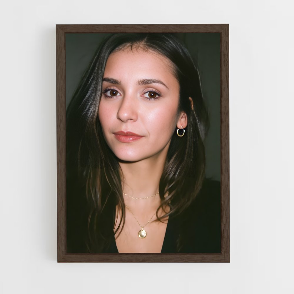 ap-nina dobrev-5 cadre Bois foncé