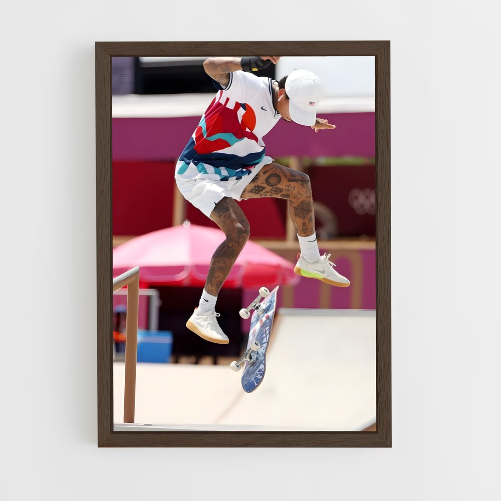 ap-nyjah huston-1 cadre Bois foncé