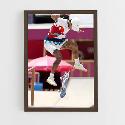 ap-nyjah huston-1 cadre Bois foncé