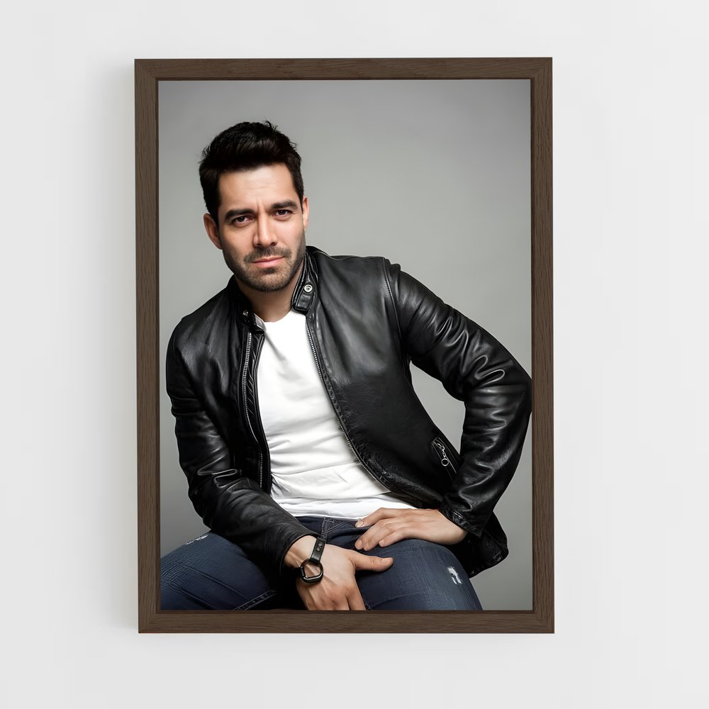 ap-omar chaparro-3 cadre Bois foncé