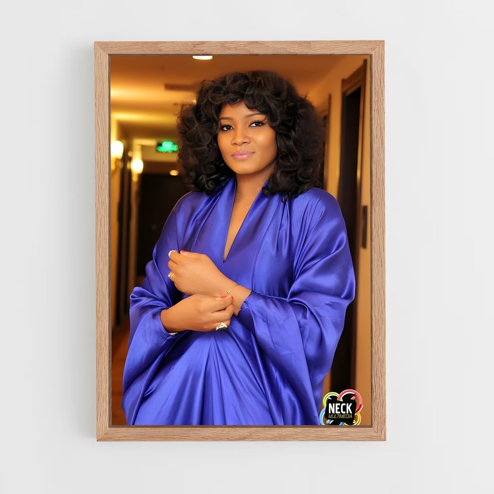ap-omotola jalade ekeinde-3 cadre Bois clair