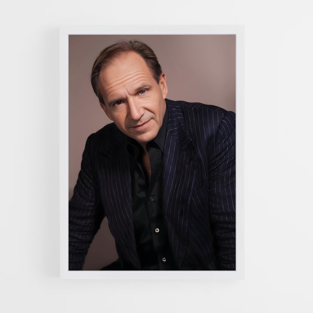 ap-ralph fiennes-4 cadre Blanc