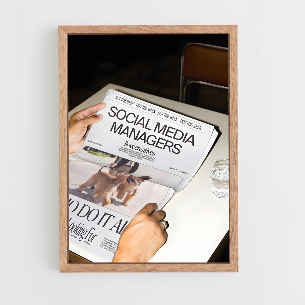 ap-social media manager-1 cadre Bois clair