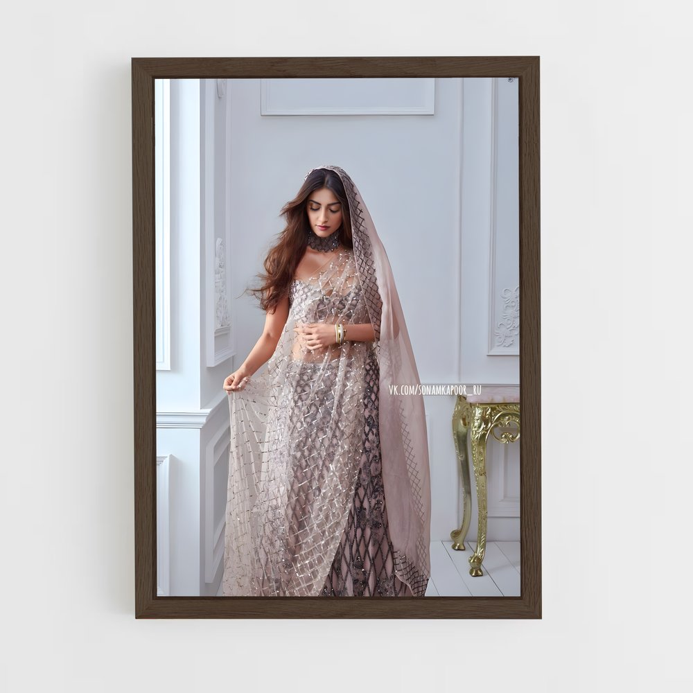 ap-sonam kapoor-5 cadre Bois foncé