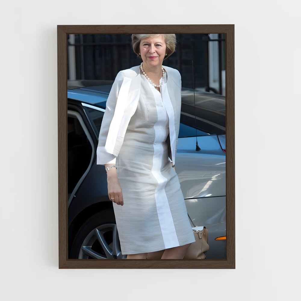 ap-theresa may-12 cadre Bois foncé