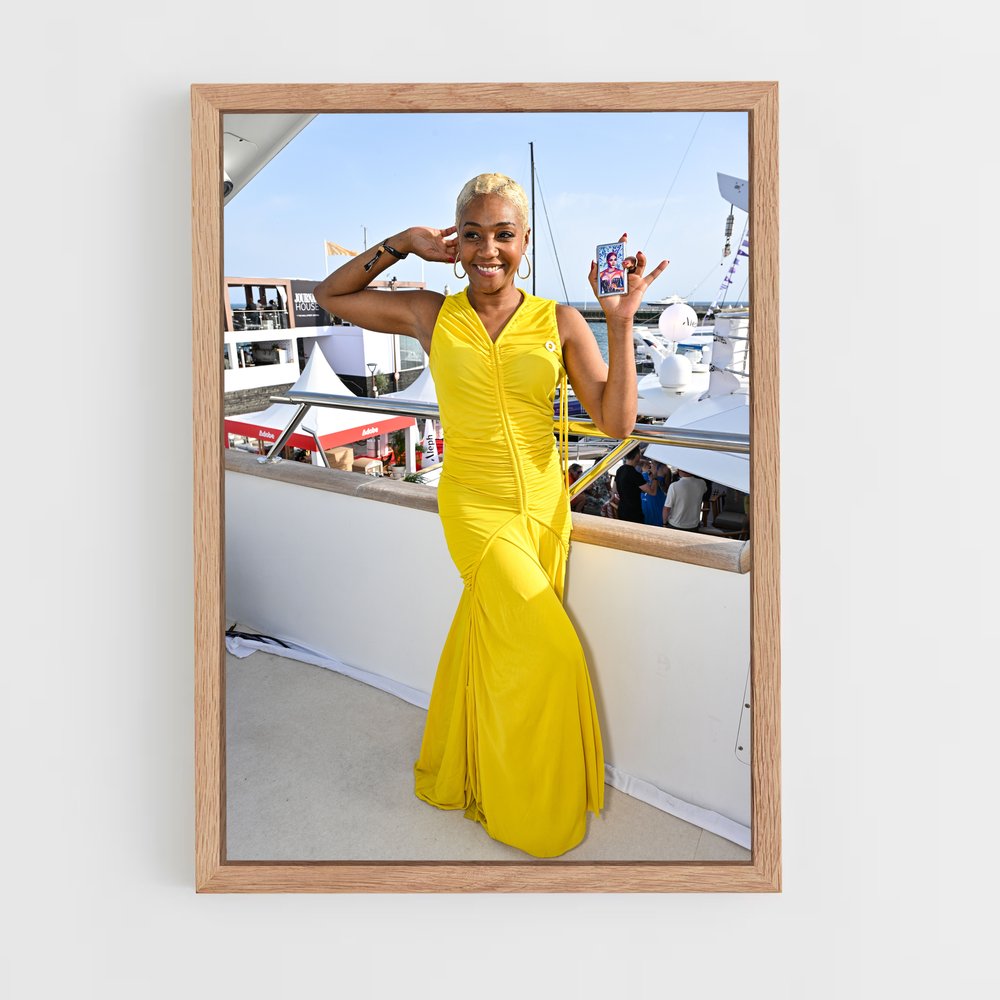 ap-tiffany haddish-11 cadre Bois clair