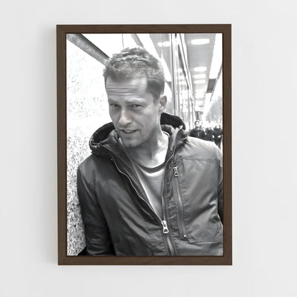 ap-til schweiger-8 cadre Bois foncé
