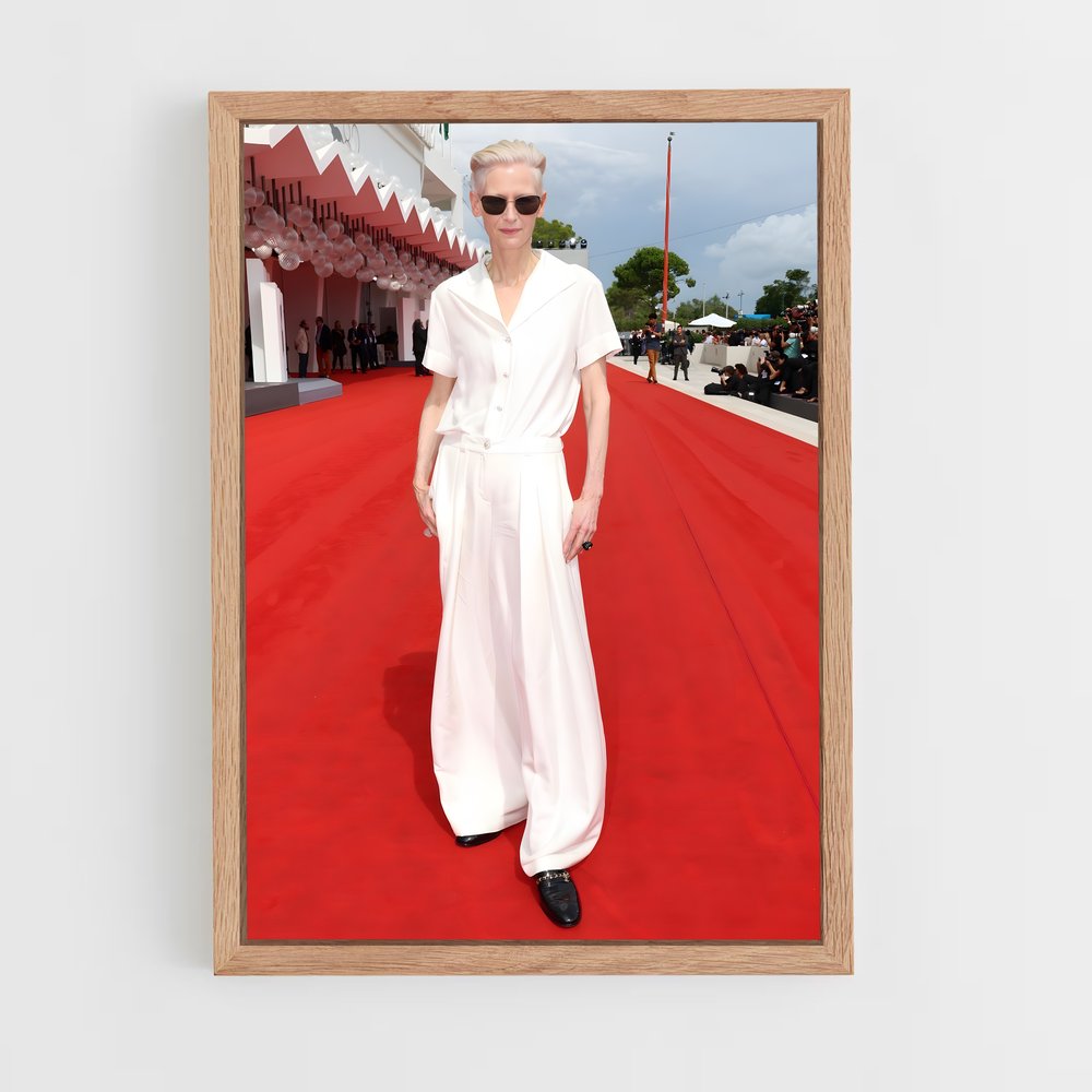ap-tilda swinton-2 cadre Bois clair