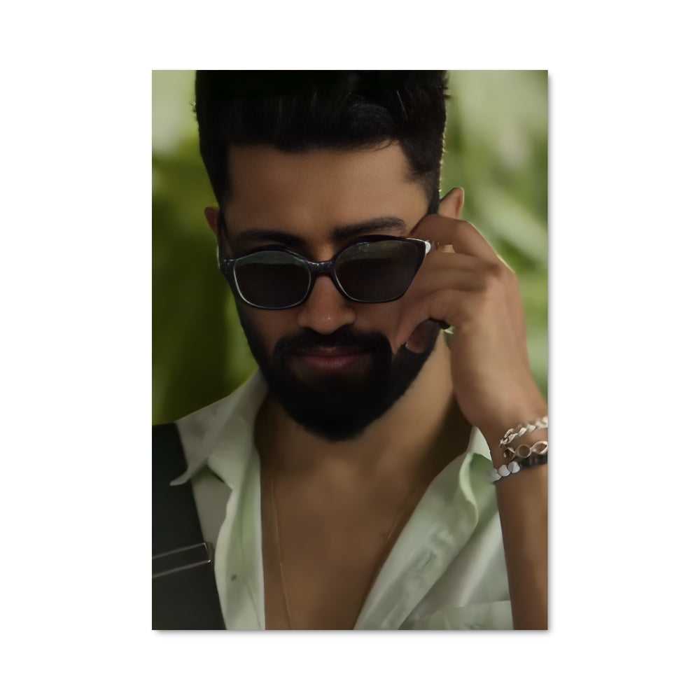 Poster Vicky kaushal 8545