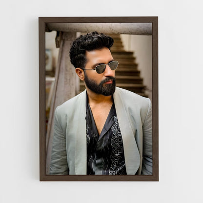 ap-vicky kaushal-2 cadre Bois foncé